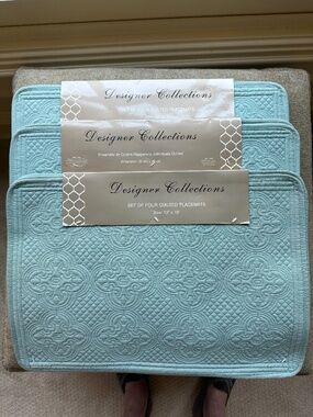 BRAND NEW DESIGNER COLLECTION PALE TURQUOISE PLACEMATS-3 SETS OF 4